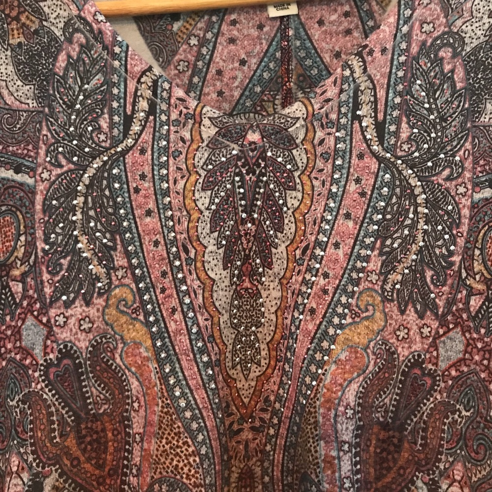 World Unity Tunic - Picture 2 of 6
